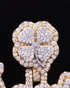 จี้รูปสุนัขแบบ Iced Out ประดับด้วยเพชรโมอิสซาไนต์ทรงกลม ชุบทอง 18K ดีไซน์หรูหรา จี้แบบสองสีสไตล์แร็ปเปอร์สุดหรู - Product Image 4