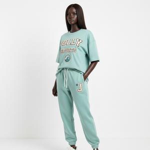 Conjunto de Pantalón y Camiseta de Felpa de Algodón Premium de 260 GSM en Verde Menta para Mujer con Apliques Bordados y Logotipo Personalizado - Product Image 4