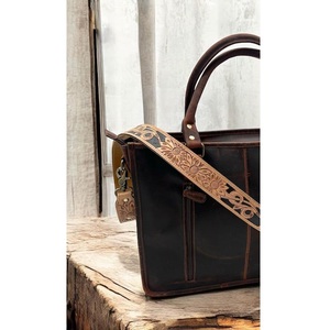 Bolso Tote de Cuero Estilo Western con Diseño Floral Grabado a Mano, Bolso de Hombro con Correa Ajustable y Extraíble, Estilo Vaquero para Viaje - Product Image 1
