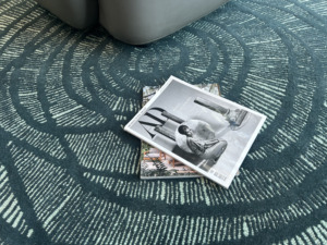 Alfombra Redonda de Lana Azul Abstracta Moderna, Tejida a Mano, con Base de Lona de Látex, Antimanchas, Antidesgarros, de Pelo Alto, para el Hogar, Diseño Celestial Rose - Product Image 2