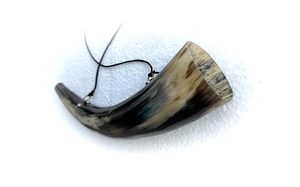 Corneta de Batalla Vikinga Tallada a Mano de Cuerno de Buey, Silbato Medieval con Sonido de Toro/Búfalo, Anillo de Latón, Ecológico - Product Image 2