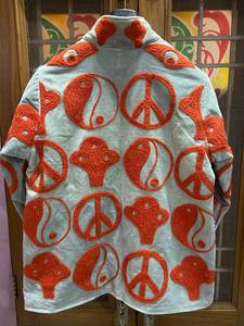 Veste gris clair pour femme avec motifs brodés orange (paix, Yin Yang et abstraits) – Vêtements d'extérieur décontractés et tendance, vente en gros de vestes - Product Image 2