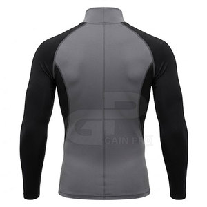 Maillot de compression Active Fit pour le football, conçu pour l'entraînement au football, les exercices en salle de sport et les activités sportives en plein air. - Product Image 3