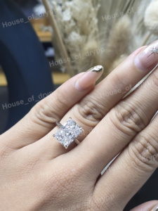 Anillo de Compromiso Solitario con Corte Radiante, Plata 925, Moissanita VVS, Engaste de Garras, Joyería Fina Clásica para Mujer - Product Image 2