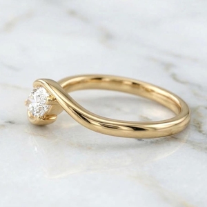 Bague de fiançailles en or 14 carats avec diamant de laboratoire de taille marquise, certifié IGI, clarté VS1, diamant blanc 1 carat, taille personnalisée de luxe - Product Image 5
