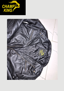 CHAMP KING เสื้อแจ็คเก็ตหนังสีดำสำหรับผู้ชาย ปกพับลงได้ ปิดด้วยซิป - Product Image 3