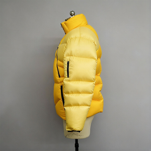 Blouson matelassé coupe-vent à capuche pour homme, léger, résistant à l'eau, tissé, uni, avec fermeture éclair, style streetwear - Product Image 4