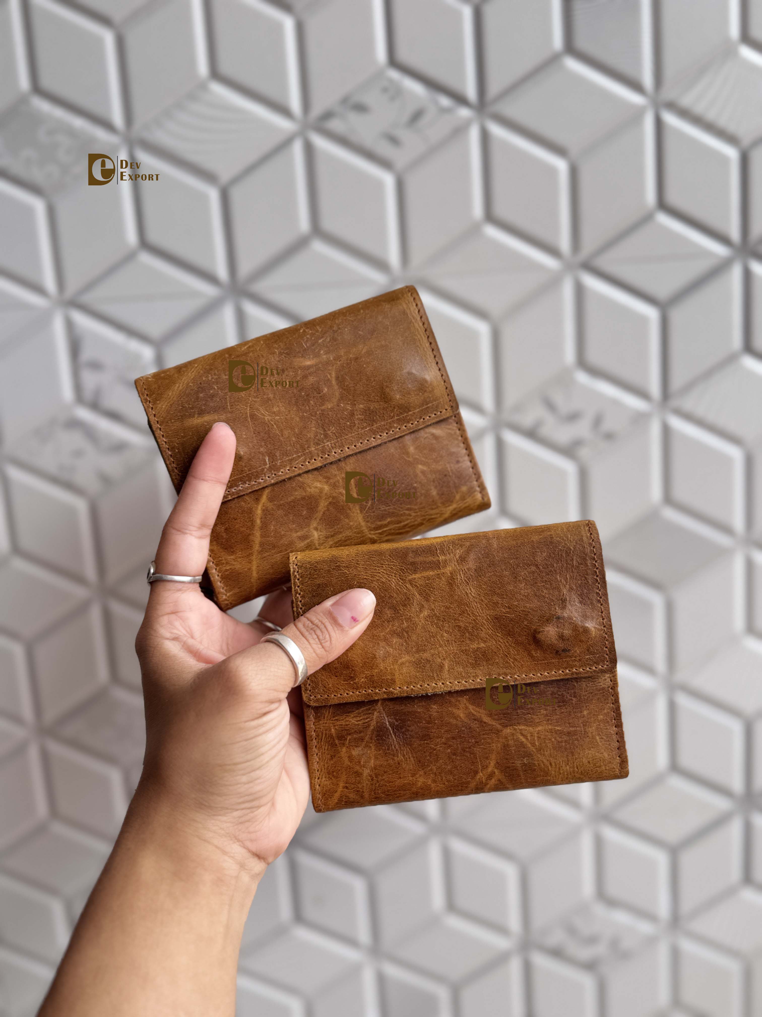 สีน้ำตาลอ่อน