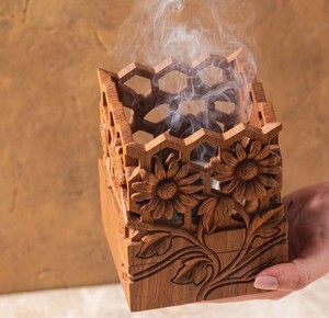 Brûleur à Bakhoor en Bois Arabe Style Moyen-Oriental Ramadan Aïd Vente en Gros Mabkhara Arabe Porte-Encens Oud Décoration Artisanale pour la Maison - Product Image 3