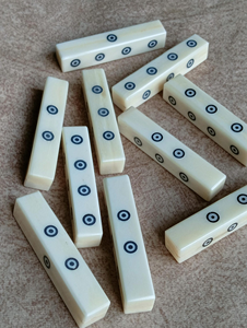 Dés en os polis faits à la main, artisanaux indiens, écologiques, forme carrée moderne, pièces de jeu artisanales naturelles, objets d'art de collection pour jeux de dés - Product Image 5