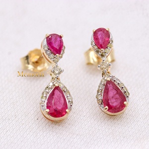 Boucles d'oreilles pendantes en or jaune massif 14 carats avec double perle de rubis naturel et halo de diamants, bijoux fins, Memoria Jewels - Product Image 1