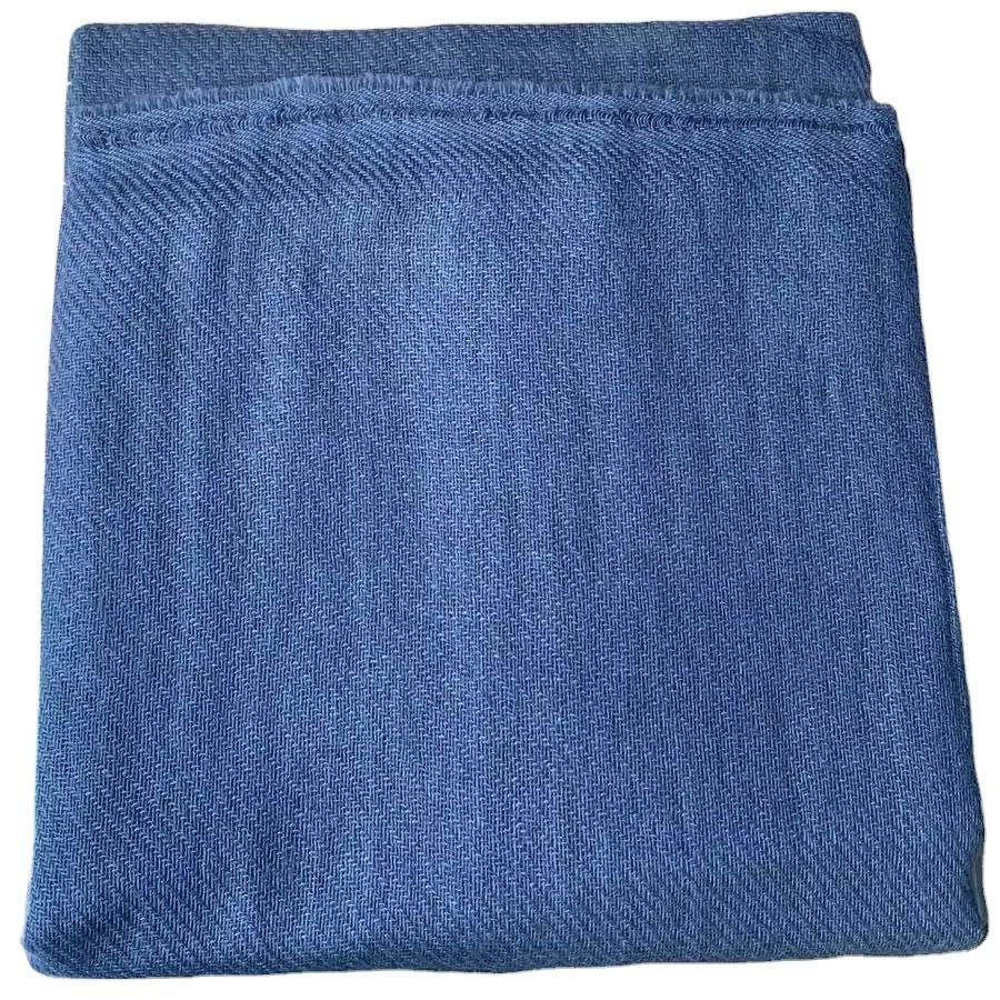 สีเทาเข้ม