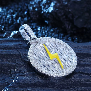 Collar de Lujo con Colgante de Rayo Helado, Moissanita Blanca, Plata de Ley, Chapado en Oro de 18K, Estilo Hip Hop Bling para Hombre - Product Image 1