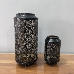 Juego de 2 Faroles Votivos Marroquíes Decorativos de Hierro de Diseño Artesanal con Acabado Negro Modelo L650 AB - Product Image 2