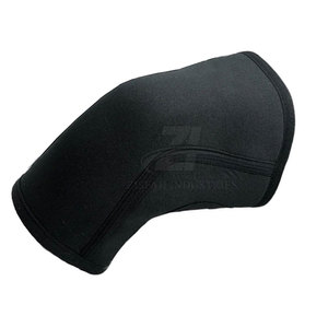 Rodillera de calidad premium que se mantiene en su lugar durante entrenamientos intensos, ofreciendo soporte y seguridad. - Product Image 4