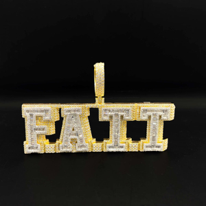 Pendentif de luxe personnalisé en alliage plaqué argent, style Hip Hop, avec diamant effet goutte de glace, thème Dynastie Royale Chrétienne - Product Image 1