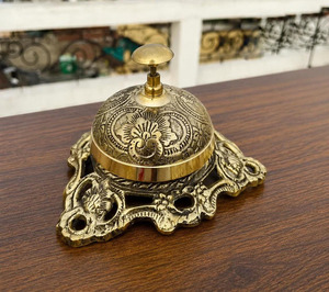 Cloche de bureau en laiton massif embossé – Cloche de table vintage, sonnette de comptoir de service de style antique - Product Image 2