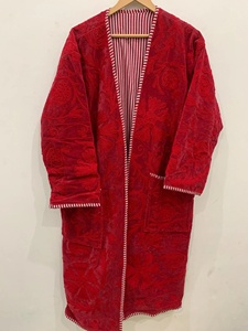 Chaqueta Blusón Larga de Terciopelo Suzani con Bordado Floral, Elegante para Invierno, Hecha a Mano, Rellena de Algodón, Ligera - Product Image 2