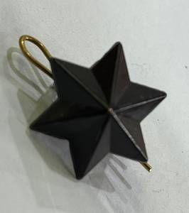 Black Metal Star Pin-On Badge Magnetic Nickel-Free Eco-Friendly 3D <b>LED</b> Flashing for <b>Christmas</b> <b>Tree</b> Decoration Hanging Gift Made - Product Image 1