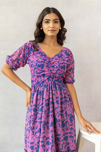 Robe midi décontractée d'été pour femme, coupe ample, épaules dénudées, imprimé floral, manches bouffantes, taille élastique, ligne A, avec poches - Product Image 2