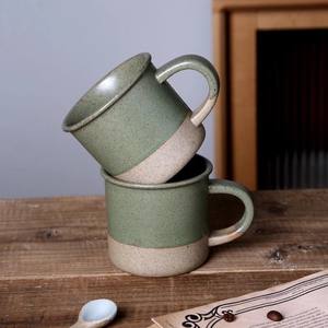 Juego de tazas de café de cerámica pintadas a mano con diseño floral, acabado brillante y asa cómoda para uso en el hogar, cocina, té y café. - Product Image 6