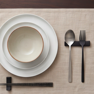 Reposacucharas de cerámica negra sólida, soporte curvo para utensilios de cocina, para uso en la cocina, el hogar y la mesa. - Product Image 6