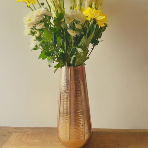 Vase de table en laiton fait main, finition dorée, design minimaliste, vase décoratif pour fleurs, pour la décoration de la maison et de la salle de séjour - Product Image 5