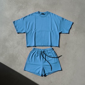 ชุดเซ็ตเสื้อยืดแขนสั้นสีดำสำหรับผู้ชาย 2 ชิ้น กางเกงขาสั้นคาร์โก้ มีกระเป๋าซิป เสื้อยืดแขนสั้นมีกระเป๋าหน้า เสื้อผ้าผู้ชายไซส์ใหญ่ - Product Image 5