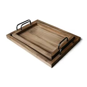 Bandeja Rectangular de Madera para Servir, Diseño Minimalista Sólido, Tipo Plato Resistente para Servir Alimentos, con Asas Metálicas Doradas - Product Image 6
