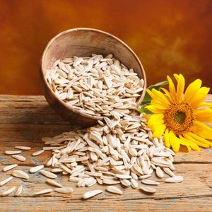 Graines de tournesol noires naturelles de qualité supérieure, non traitées, sans pesticides, emballées en vrac, aliments secs pour la consommation humaine, Autriche - Product Image 1