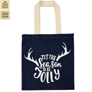 กระเป๋าผ้าเดนิม 300 GSM สำหรับใส่ของขวัญ ขนาด 38x42x20 ซม. รับทำโลโก้ตามสั่ง ขายส่ง OEM แบรนด์ส่วนตัว สั่งซื้อจำนวนมาก ใช้ซ้ำได้ รุ่น SS157 - Product Image 1