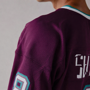 Maillot de Hockey sur Glace Rétro Vintage en Polyester Sublimé de Luxe 2026, Col en V, Logo Personnalisé, Maillot de Football Américain - Product Image 4