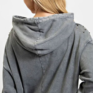 Sudadera con Capucha Personalizada Unisex de Alta Calidad con Adornos de Tachuelas a la Moda para Uso Casual - Product Image 6