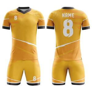 Tenue de football personnalisée 100 % polyester pour hommes, respirante, en gros, uniforme de sport par sublimation - Product Image 1