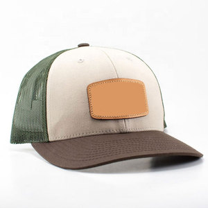 Gorra Trucker Unisex Negra de Malla, 6 Paneles, Ajustable con Cierre a Presión, Panel Frontal con Parche de Cuero Color Bronceado, Estilo Casual para Primavera/Verano - Product Image 2