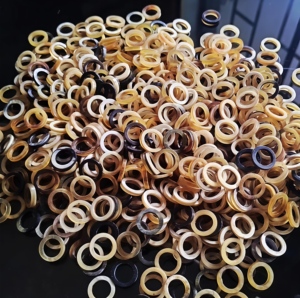Conjunto de Colgantes de Cuerno Coloridos, Joyería de Moda de Estilo Étnico Pulido, Diseño Nuevo Unisex Hecho a Mano para Bodas, Compromisos y Fiestas - Product Image 4