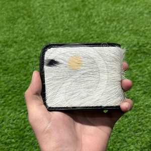 Cartera de cuero artesanal con pelo de vaca, delgada, minimalista, billetera plegable, tarjetero, para venta en línea - Product Image 1