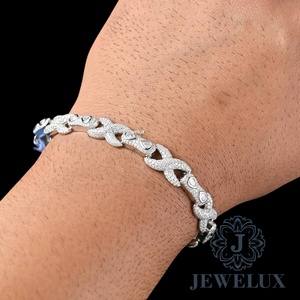 Bracelet tennis élégant et raffiné en diamants pour femmes, finition haute brillance et fermoir sécurisé, disponible au prix export. - Product Image 1