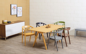 Chaise de salle à manger en bois massif de qualité supérieure, finition noire durable, chaise d'appoint pour projets résidentiels, directement de l'usine - Product Image 5