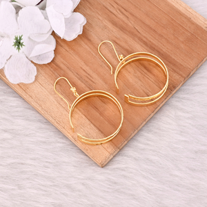 Boucles d'oreilles pendantes de créateur faites à la main, plaquées or jaune classique, en laiton, boucles d'oreilles modernes, personnalisées pour femmes et filles - Product Image 4