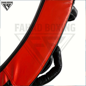 Bouclier de combat en cuir PU noir et rouge avec poignée antidérapante, cible de boxe en PVC pour l'entraînement aux arts martiaux - Product Image 3