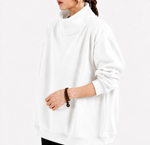 เสื้อสเวตเชิ้ตคอเต่าทรงโอเวอร์ไซส์สำหรับผู้หญิงแฟชั่นใหม่ประจำฤดูใบไม้ร่วง แห้งเร็ว น้ำหนักเบา ไม่มีลาย ปักโลโก้ด้านหน้า เหมาะสำหรับใส่เที่ยวเล่น - Product Image 3