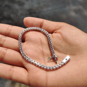 Bracelet tennis de luxe en moissanite, or blanc, coupe ronde, bracelet scintillant, élégant, bijou de poignet, cadeau pour femme - Product Image 4