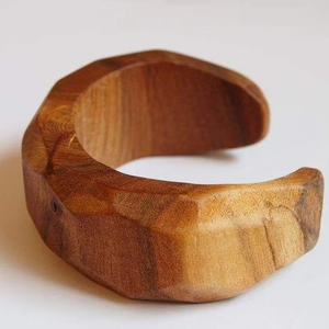 Bracelet en bois fait main avec surface brillante, ajustement réglable, design rustique naturel, bijoux écologiques par AFZA ENTERPRISES - Product Image 1