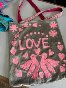 Bolso Tote de Terciopelo Premium con Bordado Elegante, al Mejor Precio al por Mayor, para Viajes, Fiestas, Regalo para Mujer - Product Image 2