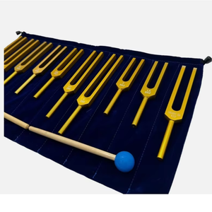 Juego de Diapasones de Oro Secret Solfeggio de Alta Calidad de 9 Piezas con Símbolo Om y Cuentas Extraíbles - Product Image 1