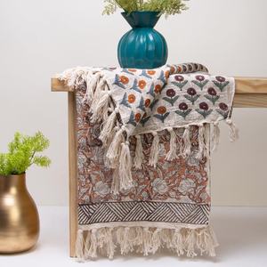 Couverture de canapé légère en coton fait à la main, couverture décorative de haute qualité au design indien personnalisé - Product Image 1