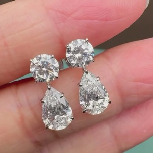 Bijoux de mode pour femme en argent 925 avec moissanite taille poire classique et taille brillant rond, sertie griffe, ornée de strass en cristal - Product Image 1