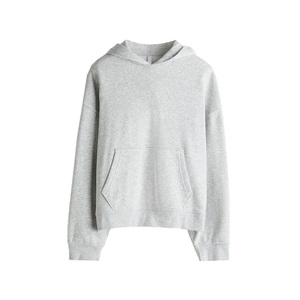 Tenue décontractée pour femme, idéale pour un style de vie relaxant, avec un look lumineux et un style épuré et simple. - Product Image 1