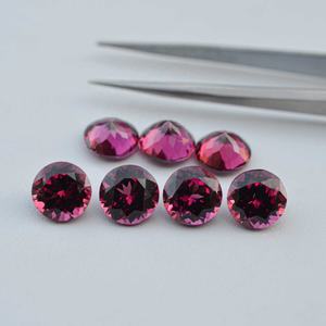 Lot de pierres précieuses en grenat Umbalite naturel de Malawi, taille brillant rond, 3mm, 6mm, 8mm, 10mm, couleur magenta, directement du fabricant - Product Image 3